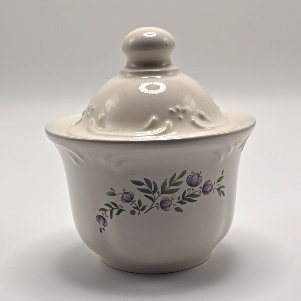 Pfaltzgraff Meadow Lane Covered Sugar Bowl with Lid White Floral Berries Vintage